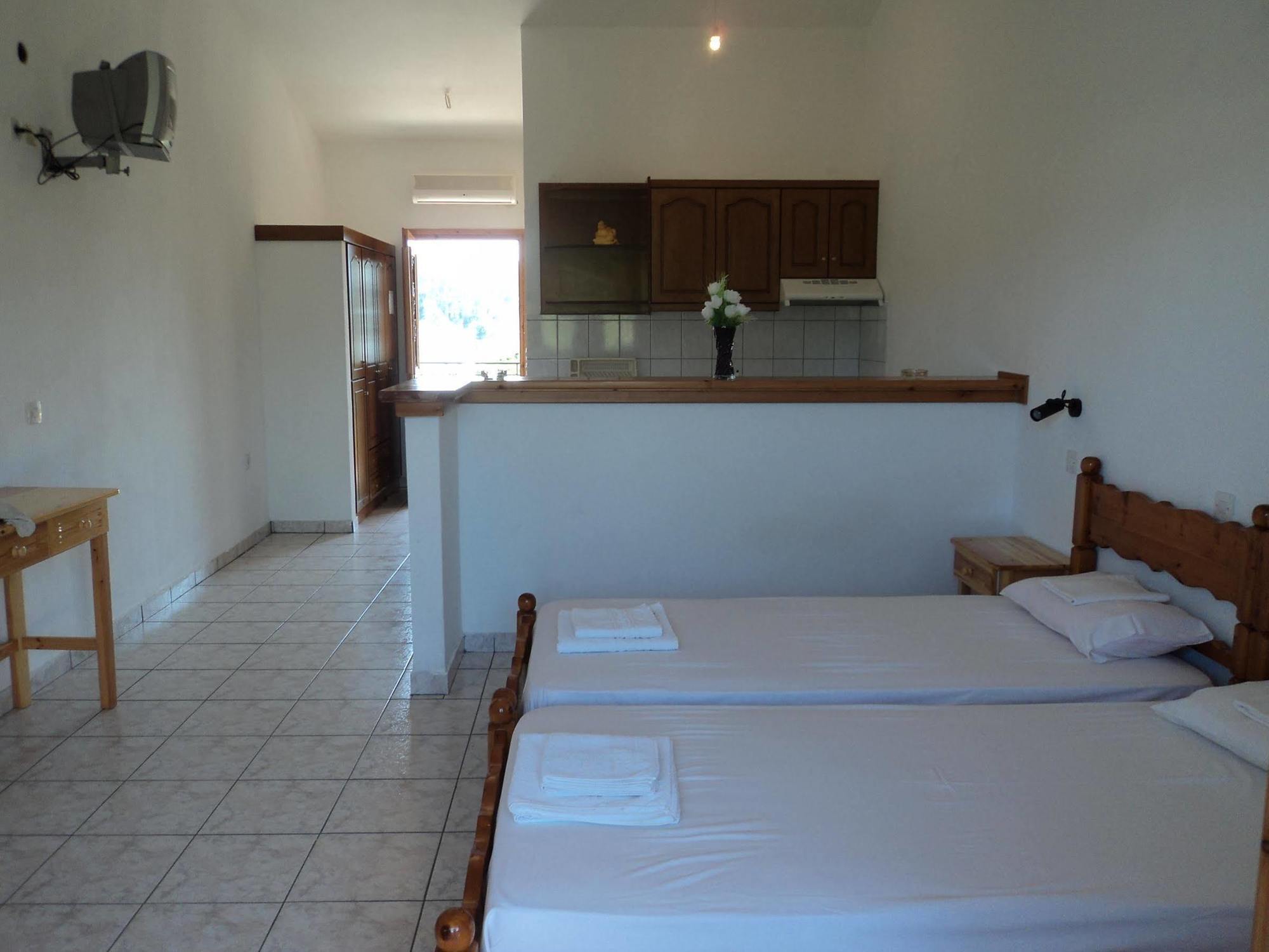 Aparthotel Faethon Karousadhes  Esterno foto